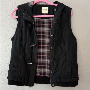 Sonoma Black Quilted Vest with Plaid Interior